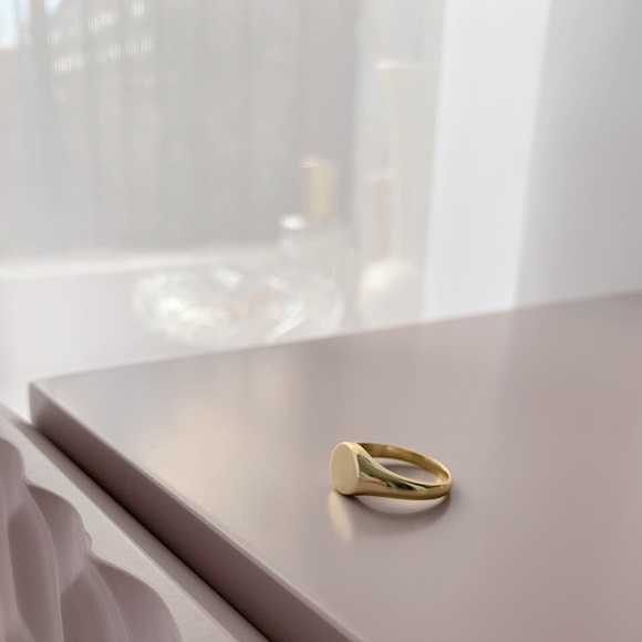 Signet Midi Ring | 14k Gold Plated - Picture 4 of 8